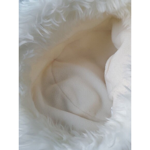 Women's White One Size Fits Most Faux Fur Cloche Hat - Picture 6 of 8